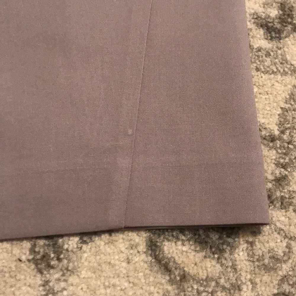Ann Taylor Gray Skirt - Size 6! - Picture 5 of 8